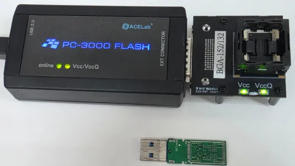 خطوات تطبيق تقنية الـ Chip-Off واستخراج الـ Raw Dump وإعادة بناء خوارزميات الـ Firmware عند تلف الـ Controller